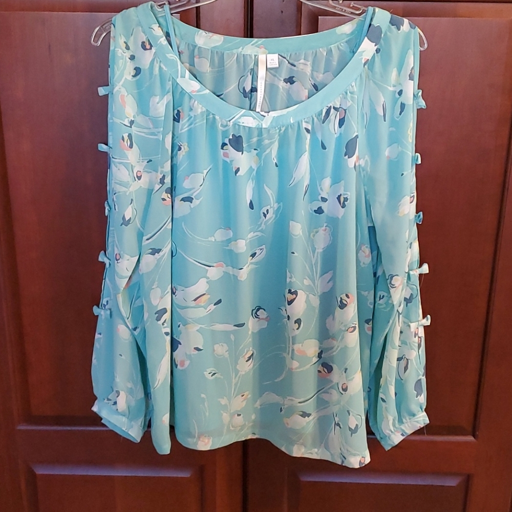 Lauren Conrad Bow Sleeve Blouse